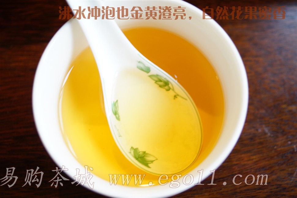 高山头春原味蜜香金骏眉茶汤