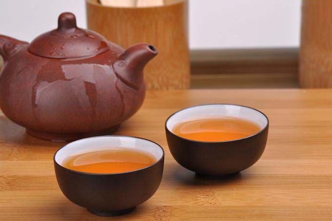 上班族简单饮泡武夷山正山小种红茶的方法